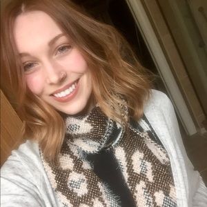 Meet your Posher, Kassandra